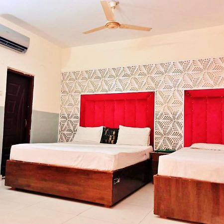Moon Soon Hotel Lahore Esterno foto