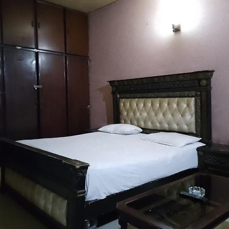 Moon Soon Hotel Lahore Esterno foto