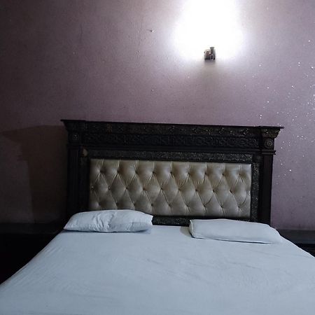 Moon Soon Hotel Lahore Esterno foto