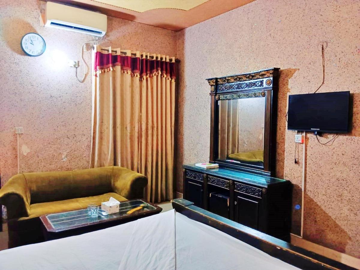 Moon Soon Hotel Lahore Esterno foto