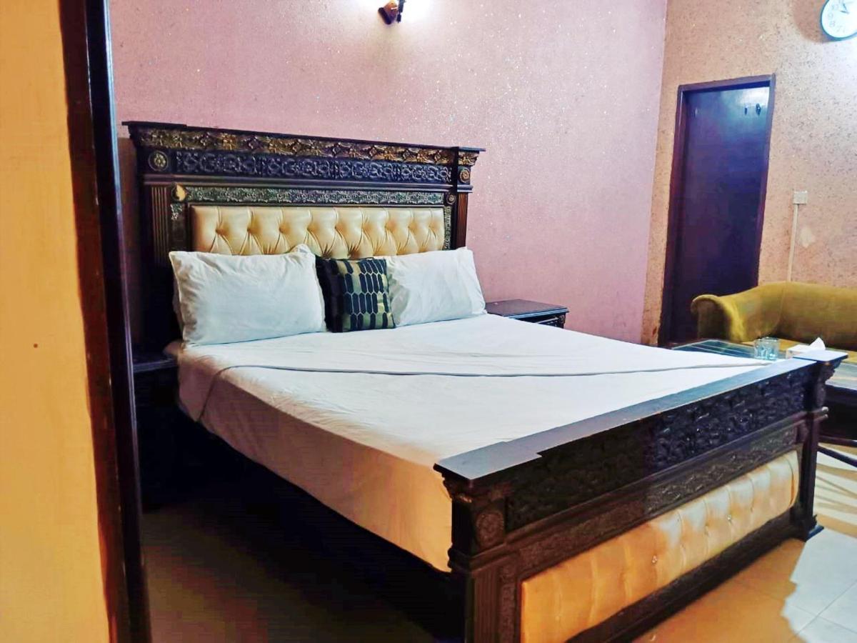 Moon Soon Hotel Lahore Esterno foto