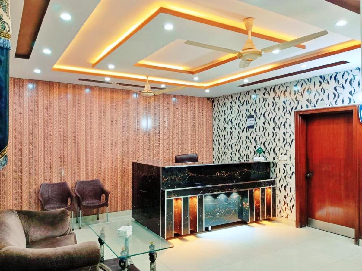 Moon Soon Hotel Lahore Esterno foto