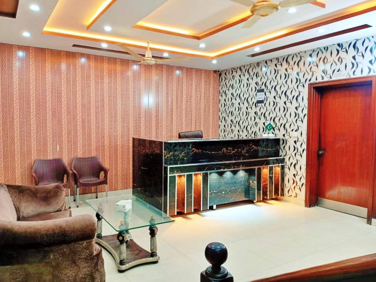 Moon Soon Hotel Lahore Esterno foto