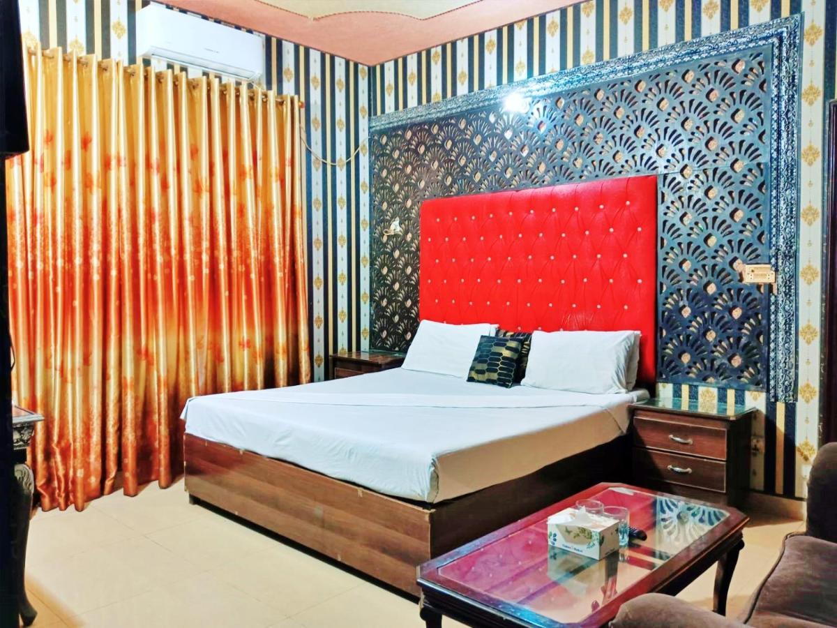 Moon Soon Hotel Lahore Esterno foto