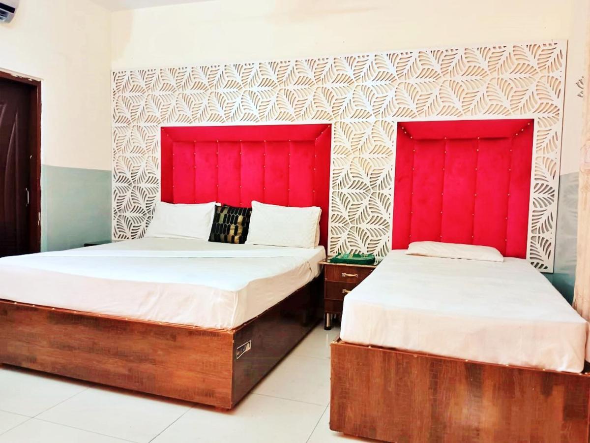 Moon Soon Hotel Lahore Esterno foto