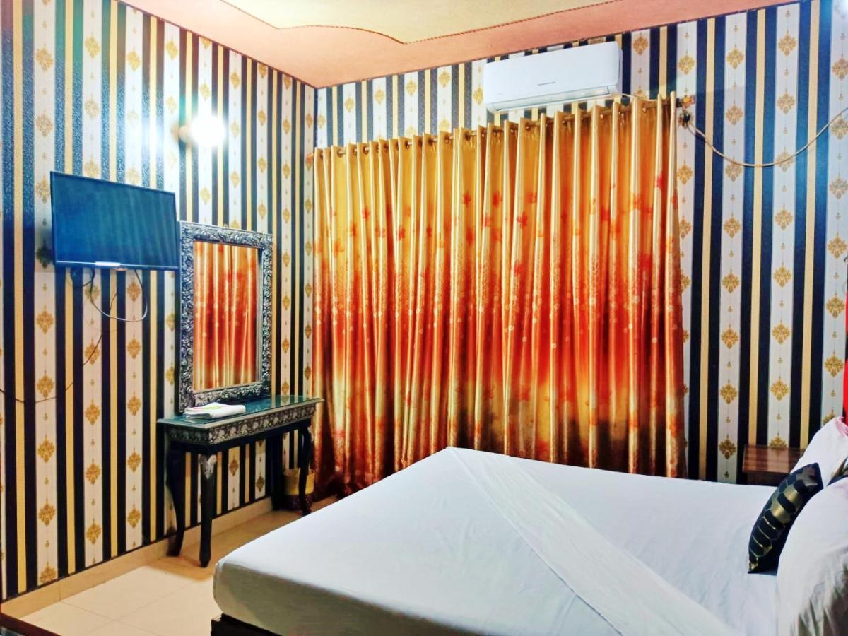 Moon Soon Hotel Lahore Esterno foto