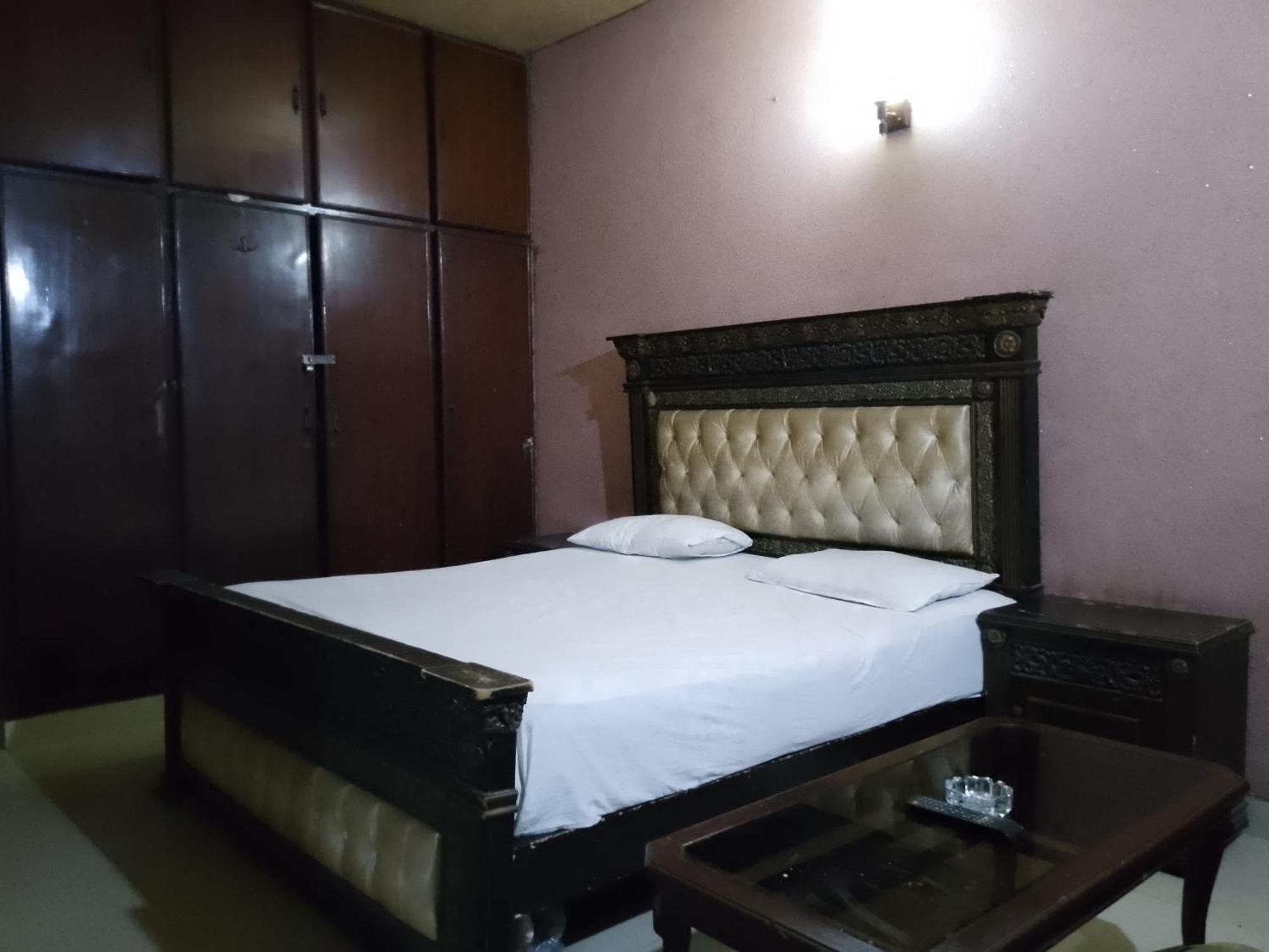 Moon Soon Hotel Lahore Esterno foto